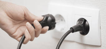 Osprzęt instalacyjny - na co zwrócić uwagę, kupując gniazdka?