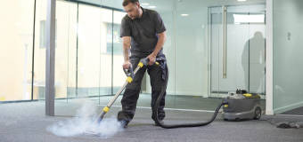 Jakie korzyści niesie ze sobą wynajęcie profesjonalnej firmy sprzątającej?