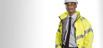 Jaką odzież BHP wyróżniamy i na co zwracać uwagę podczas jej zakupu?