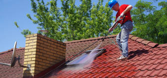 Malowanie dachówki ceramicznej – szybki sposób na odnowienie dachu