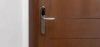 Drzwi wewnętrzne – wybór i montaż z F.H.U. Handbud