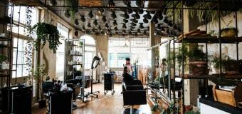 Profesjonalna obsługa klienta w Dabrowsky. Hair