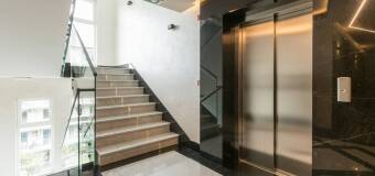 Dostosowanie wind do architektury budynków