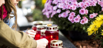 Wszystkich Świętych, czyli jak zadbać o groby najbliższych?