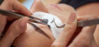 Laminacja rzęs – naturalne piękno w salonie kosmetycznym