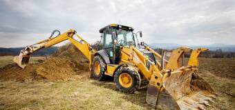 Usługi koparkoładowarką w budownictwie – Red-Trans