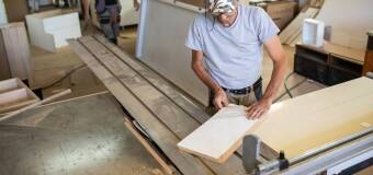 Cięcie drewna na wymiar w stolarstwie – Bratex