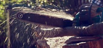 Bezpieczeństwo pracy z piłą łańcuchową akumulatorową