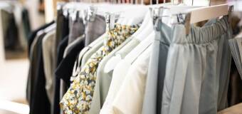 Letnia moda w A&K Glamour Butik – stylowe sukienki i promocje