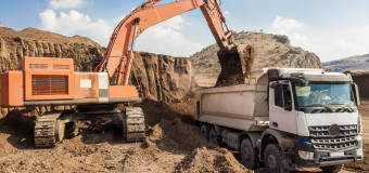 Koparko-ładowarka, jako niezbędny sprzęt w trakcie budowy i nie tylko!