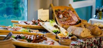 Lokalne produkty w cateringu – korzyści dla smaku i środowiska