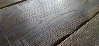 Podłogi drewniane strukturyzowane – postaw na retro styl!