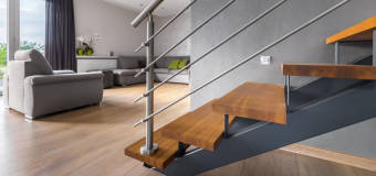 Schody drewniane w domu - ponadczasowa elegancja
